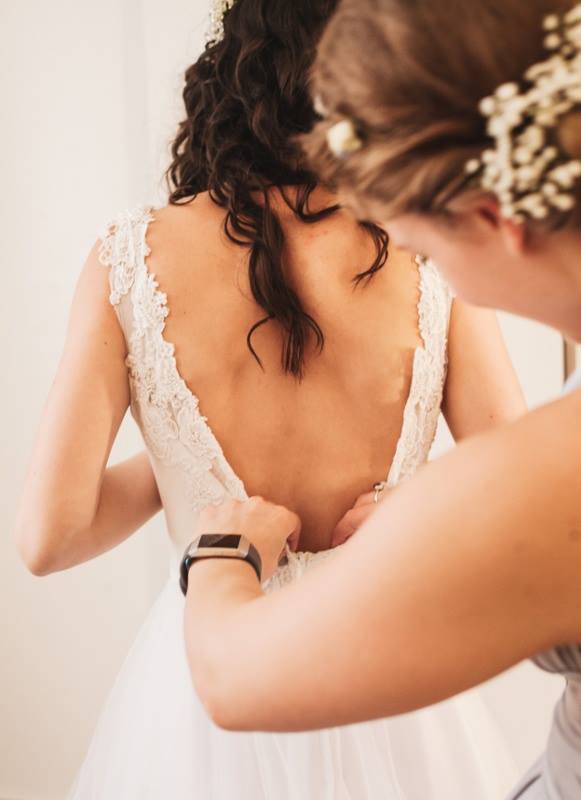 bride-getting-ready-uk-wedding-photographer
